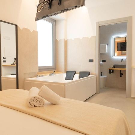 Sardinian Days - Suites & Rooms Каляри Екстериор снимка